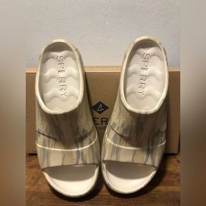 NIB SPERRY Men Float Slide Flat Sandal Slip On Super Comfy Camo Tan Print
